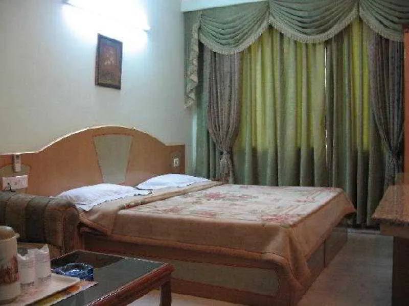 The Crest Inn Delhi  3*, Delhi (National Capital Territory of India)
