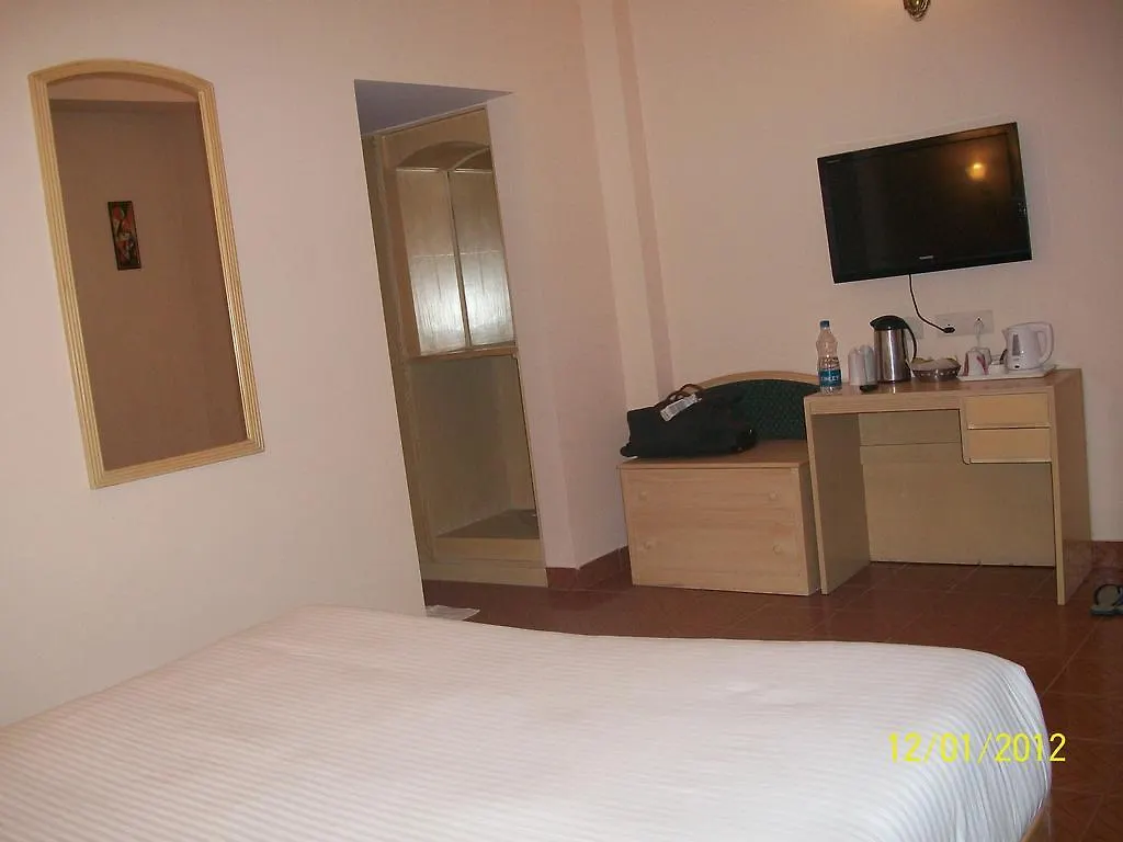 Hotel The Crest Inn Delhi