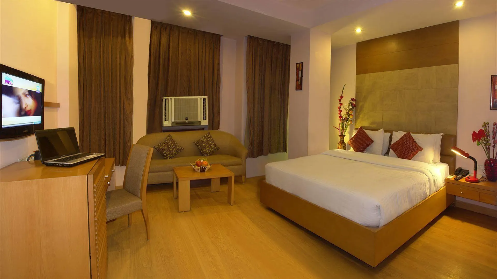 The Crest Inn Delhi