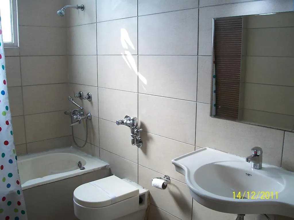 The Crest Inn Delhi  3*, Delhi (National Capital Territory of India)
