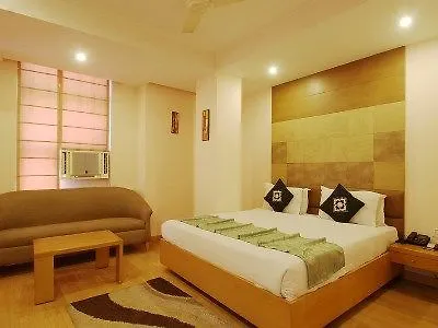 Hotel The Crest Inn Delhi
