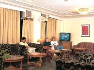 Hotel The Crest Inn Delhi